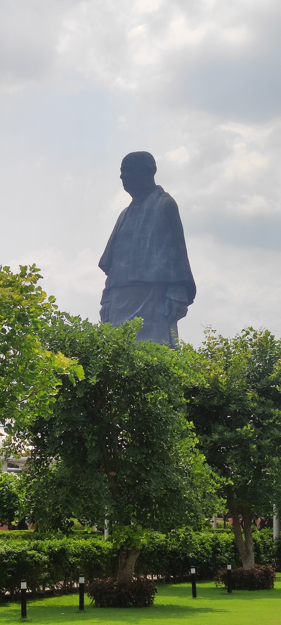 Statue of Unity distant